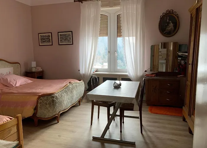 Chambre Gentiane 2 A 3 Personnes Wifi Sdb Partagee