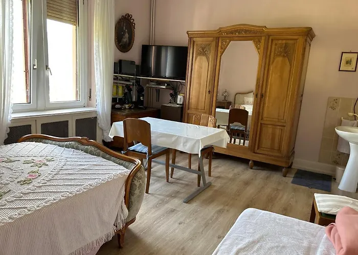 Chambre Gentiane 2 A 3 Personnes Wifi Sdb Partagee